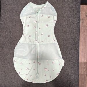 happiest baby swaddle